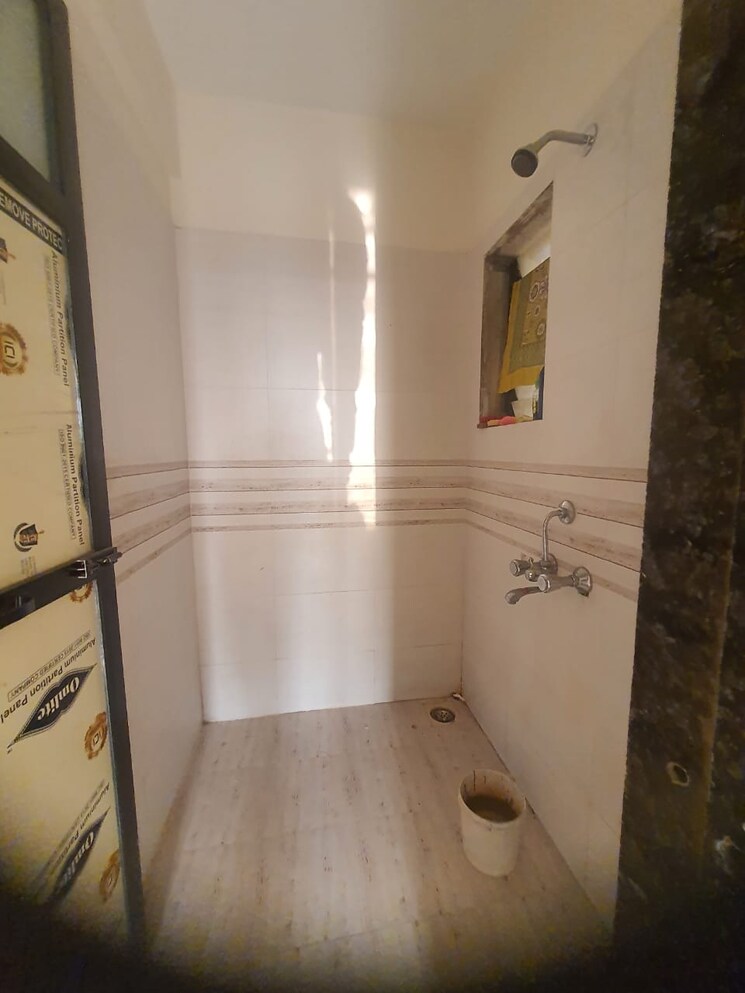 Bathroom, raj-tulsi-aadvik 1 Bedroom 324 Sq.Ft. Apartment In Badlapur East Thane 8980478