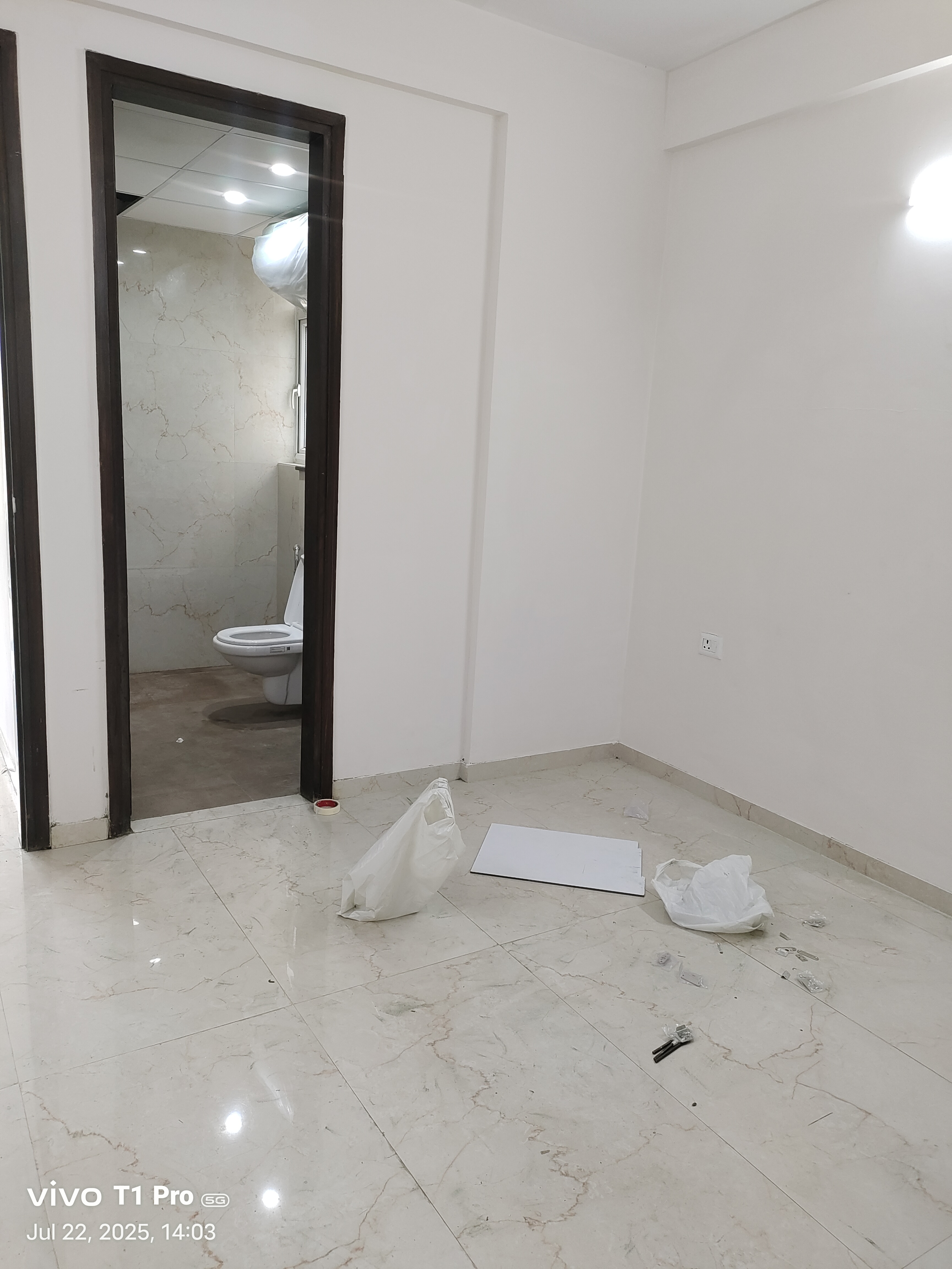 2.5 BHK + Pooja Room,Extra Room Builder Floor For Rent in Smart World Gems