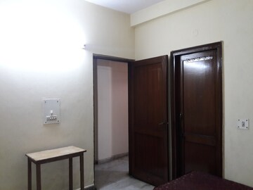 Room in 3 BHK Builder Floor at Shivalik Colony – for Rent