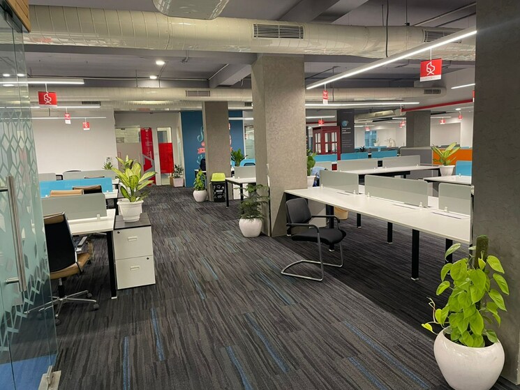  Parking, wakad Commercial Office Space 5100 Sq.Ft. In Wakad Pune 8980499