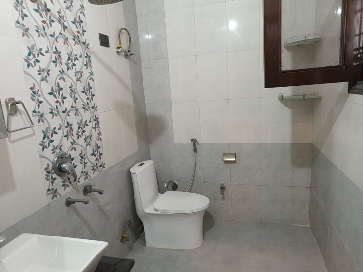 Bathroom, sector 47 4 Bedroom 2250 Sq.Ft. Independent House In Sector 47 Noida 8980508