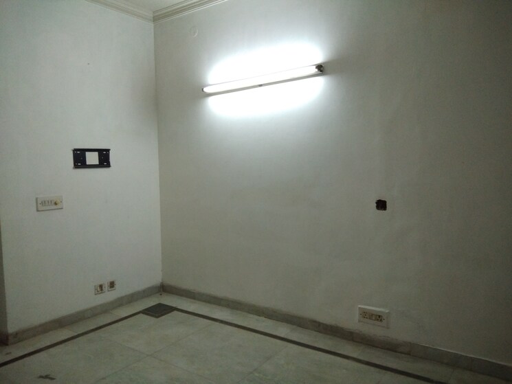 Room, shivalik colony 3 Bedroom 1800 Sq.Ft. Builder Floor In Shivalik Colony Delhi 8980541