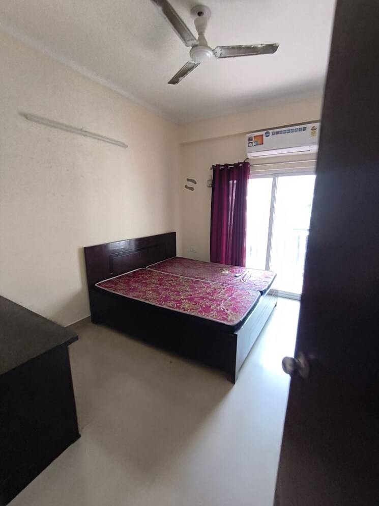 Bedroom, aims-golf-city 2.5 Bedroom 1150 Sq.Ft. Apartment In Sector 75 Noida 8980596
