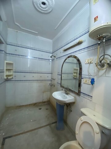 Bathroom in 3.5 BHK Builder Floor at Shivalik Colony – for Rent
