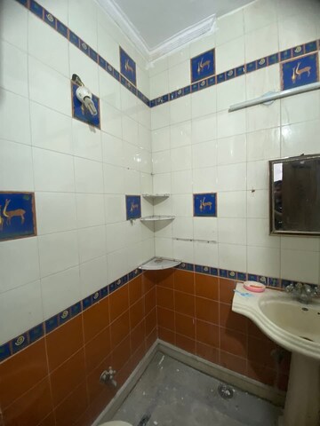 Kitchen in 3.5 BHK Builder Floor at Shivalik Colony – for Rent