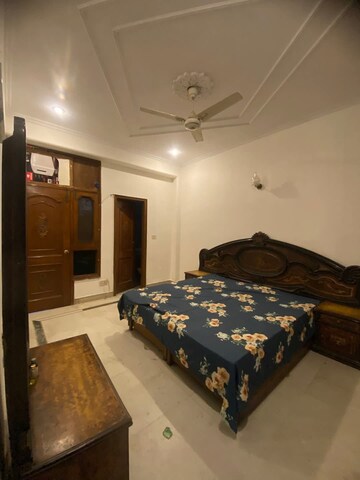 Bedroom in 3.5 BHK Builder Floor at Shivalik Colony – for Rent