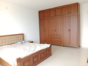 Bedroom in 3 BHK Apartment at Hiranandani Fortune City, New Panvel – for Rent