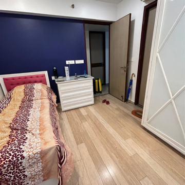 Room in 3 BHK Apartment at Lodha Enchante, Wadala Truck Terminal – for Rent