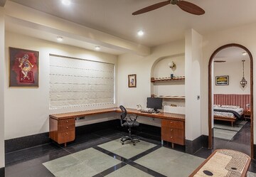 Team Area in 3 BHK Apartment at Banjara Hills – for Sale