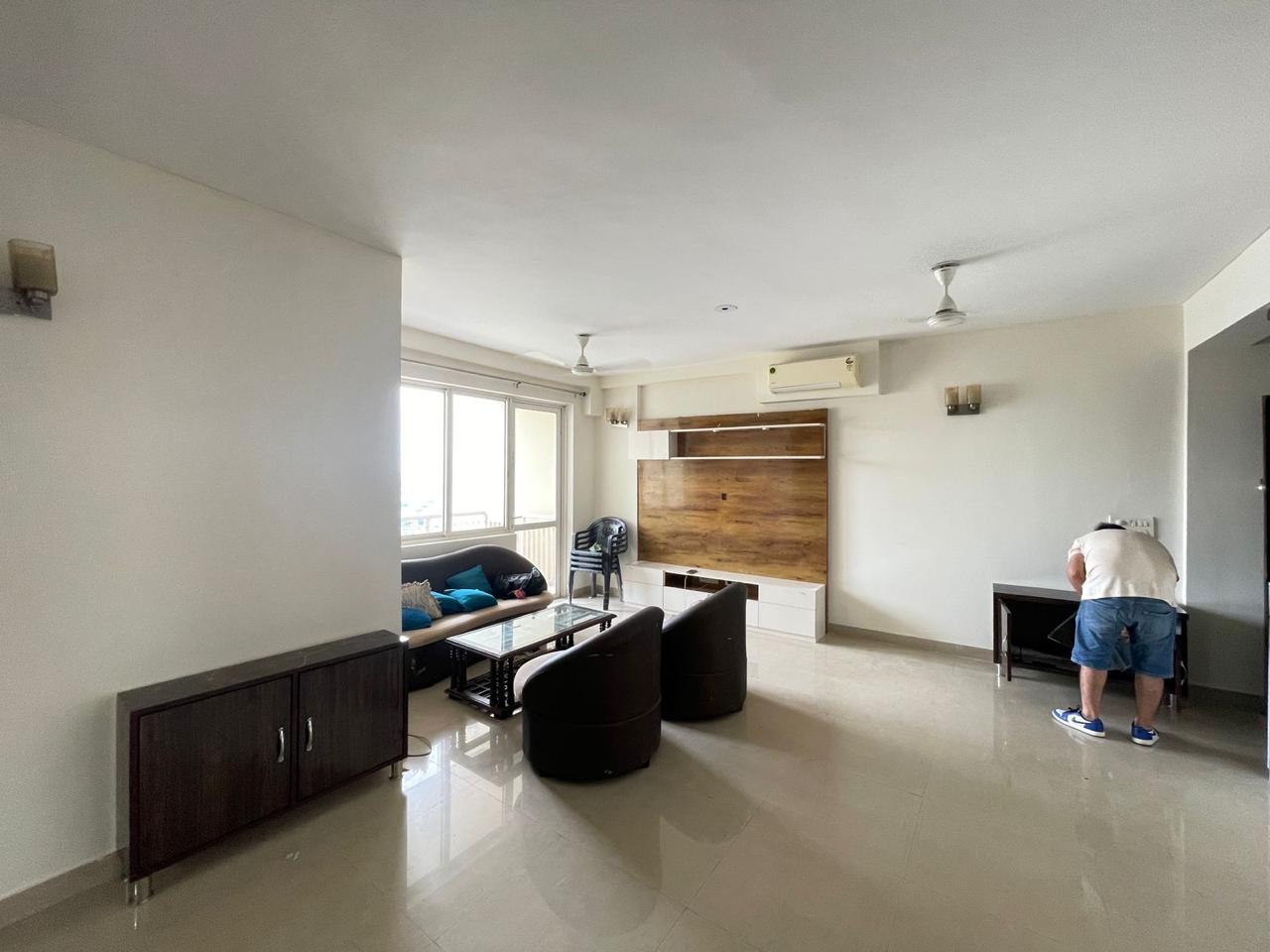 3 BHK + Servant Room 2361 Sq.Ft. Apartment in M3M Woodshire