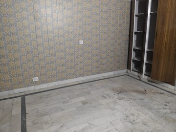 Room in 3 BHK Builder Floor at Shivalik Colony – for Rent