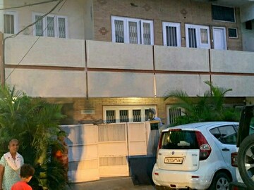 5 BHK Independent House For Sale in Model Town