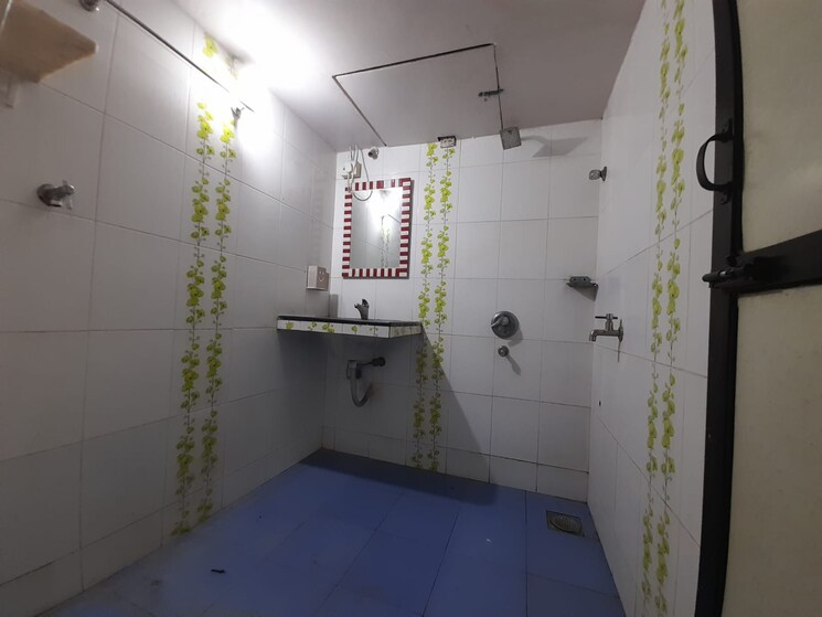 Bathroom, royal-palms-garden-view 1 Bedroom 560 Sq.Ft. Apartment In Goregaon East Mumbai 8980699
