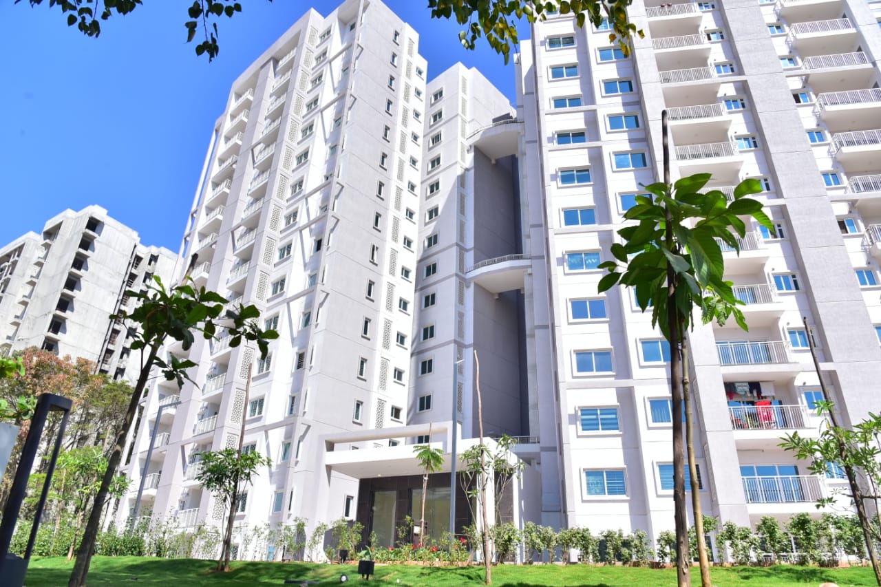 3 BHK Apartment For Rent in LnT Raintree Boulevard