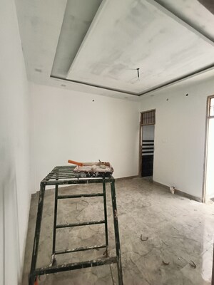 Room in 2 BHK Independent House at Deva Road – for Sale