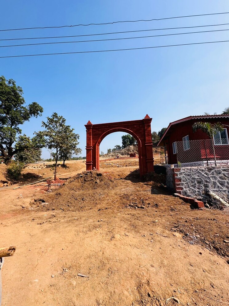  Parking, pali  1850 Sq.Ft. Plot In Pali Raigad 8980731