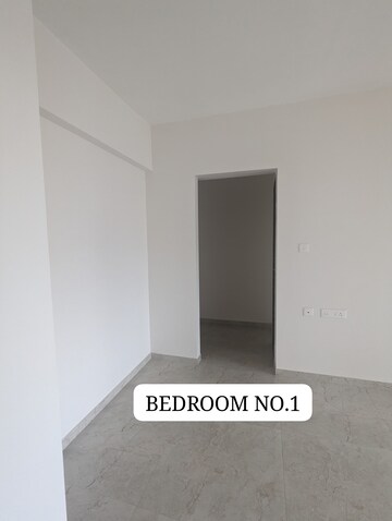 Room in 3 BHK Apartment at K Raheja Reserve, Mohammadwadi – for Rent