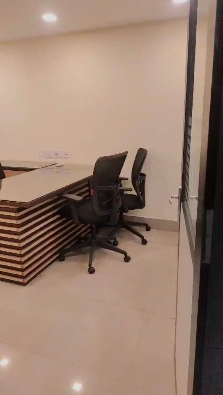  Parking, camac street Commercial Office Space 1310 Sq.Ft. In Camac Street Kolkata 8980784