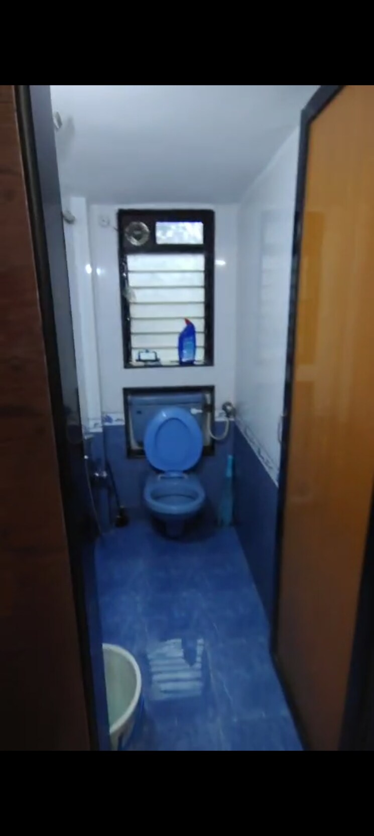 Bathroom, sher-e-punjab 1.5 Bedroom 800 Sq.Ft. Apartment In Andheri East Mumbai 8980789
