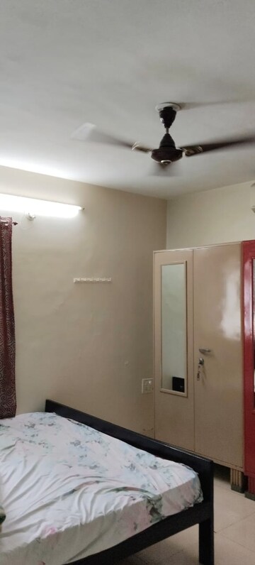 Bedroom in 2 BHK Apartment at Erandwane – for Rent