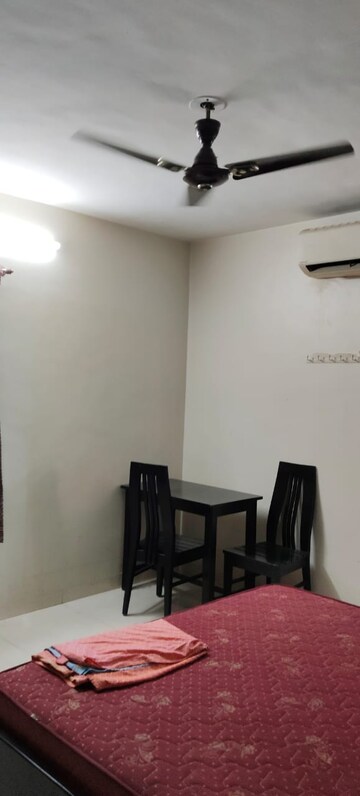 Bedroom in 2 BHK Apartment at Erandwane – for Rent
