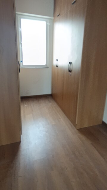 Room in 4 BHK Apartment at Godrej Woods, Sector 43 – for Rent