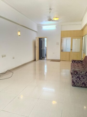 Room in 3 BHK Apartment at Matunga West – for Rent