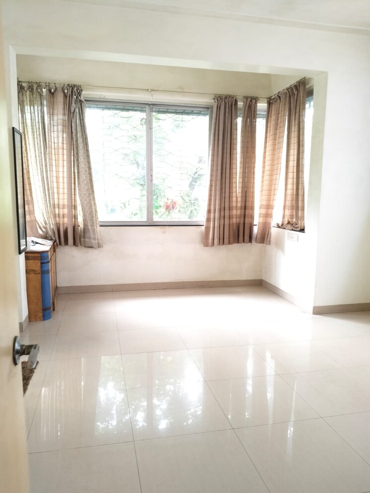 Room, matunga west 3 Bedroom 1000 Sq.Ft. Apartment In Matunga West Mumbai 8980817