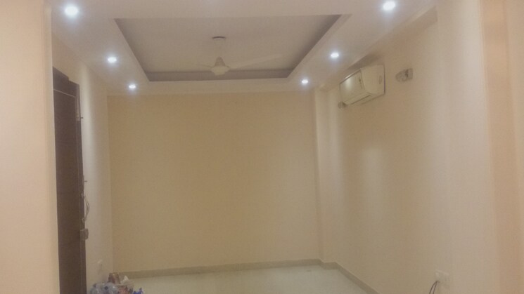 Room, shivalik colony 3 Bedroom 1800 Sq.Ft. Builder Floor In Shivalik Colony Delhi 8980807
