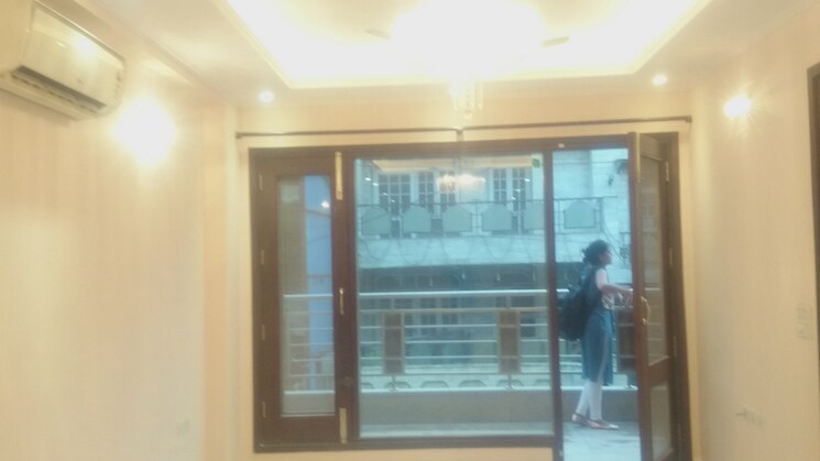 Room, shivalik colony 3 Bedroom 1800 Sq.Ft. Builder Floor In Shivalik Colony Delhi 8980807