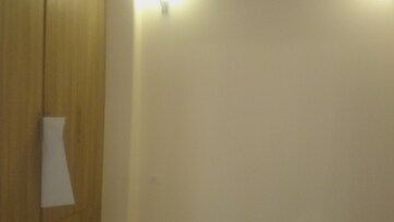 Room in 3 BHK Builder Floor at Shivalik Colony – for Rent