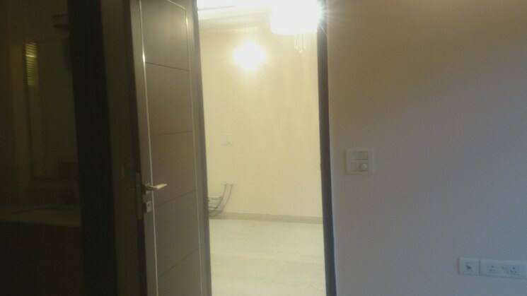 Room, shivalik colony 3 Bedroom 1800 Sq.Ft. Builder Floor In Shivalik Colony Delhi 8980807