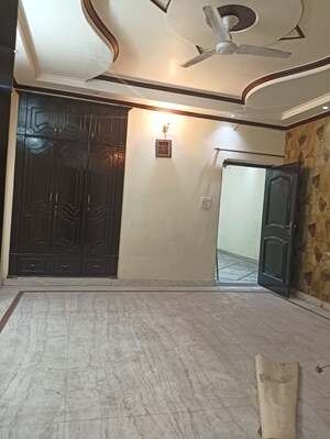 Room in 4 BHK Builder Floor at Krishna Nagar – for Sale