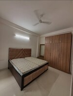 2.5 BHK + Servant Room 1800 Sq.Ft. Builder Floor in Building Floor 
