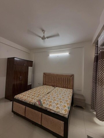Bedroom in 2.5 BHK Builder Floor at Sector 32 – for Rent