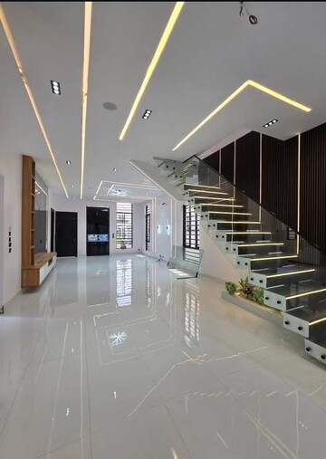 Staircase in 2.5 BHK Builder Floor at Sector 30 – for Rent