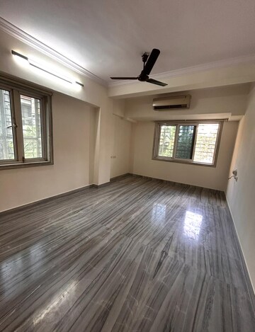 Room in 2 BHK Apartment at Vile Parle East – for Rent