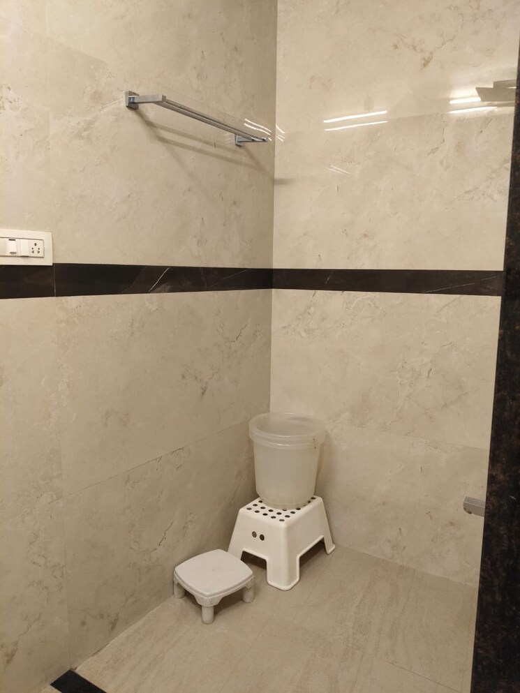 Bathroom, kukreja-hari-kunj-ii 3 Bedroom 1430 Sq.Ft. Apartment In Chembur Mumbai 8980938