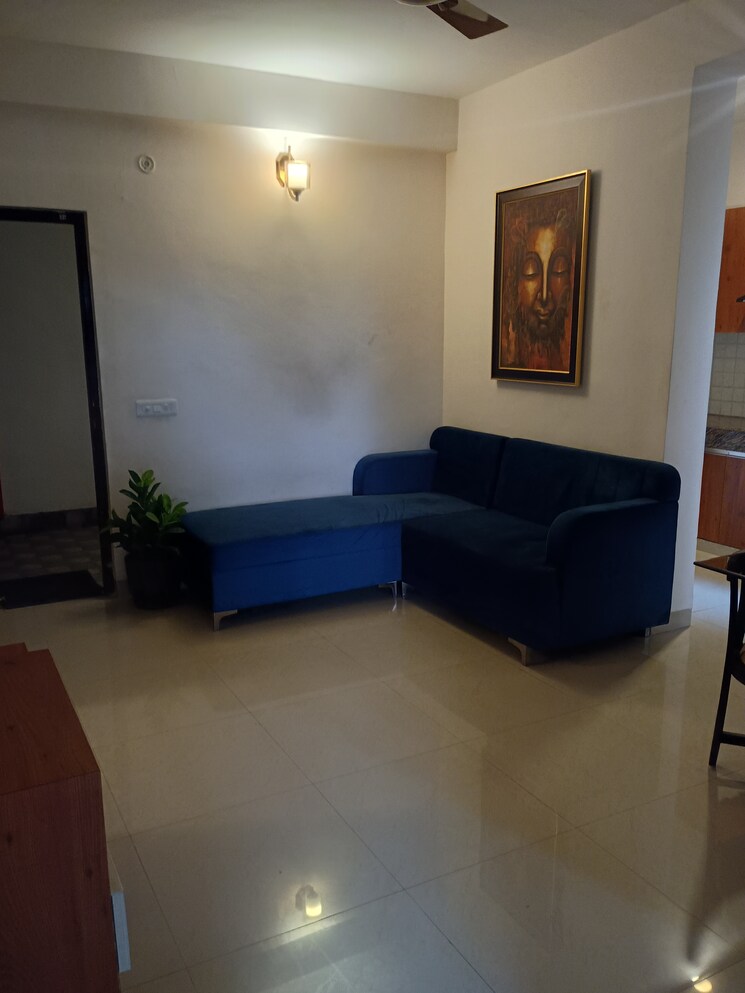 Living Room, land-craft-metro-homes-phase-4 2.5 Bedroom 950 Sq.Ft. Apartment In Basantpur Saitli Ghaziabad 8981000