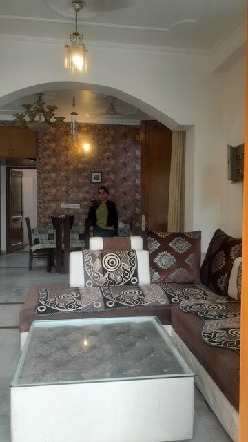 Living Room in 3 BHK Builder Floor at SS Mayfield Gardens, Sector 51 – for Rent