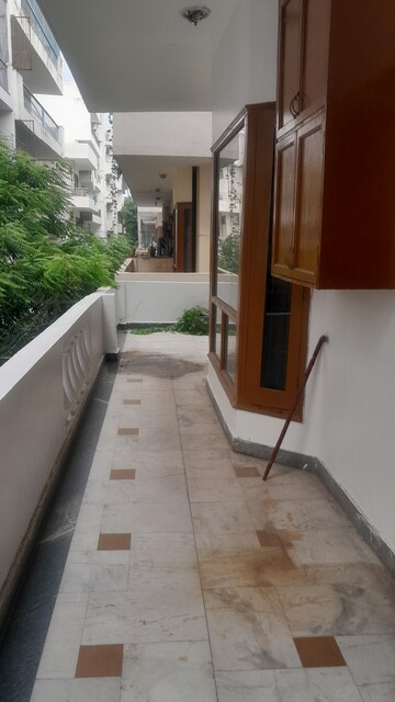 Kitchen in 3 BHK Builder Floor at SS Mayfield Gardens, Sector 51 – for Rent