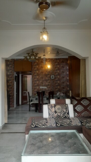 Furnished Amenities in 3 BHK Builder Floor at SS Mayfield Gardens, Sector 51 – for Rent