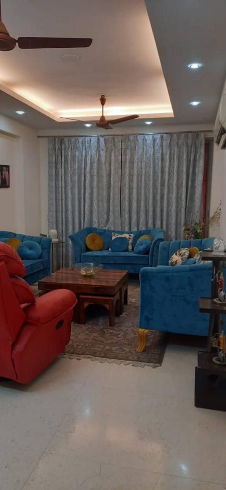 Living Room, emerald-green 4 Bedroom 2950 Sq.Ft. Apartment In Sector 52 Gurgaon 8981046