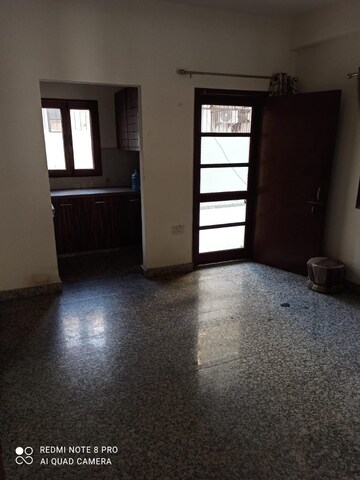 Room in 3 BHK Builder Floor at Ardee City, Sector 52 – for Rent