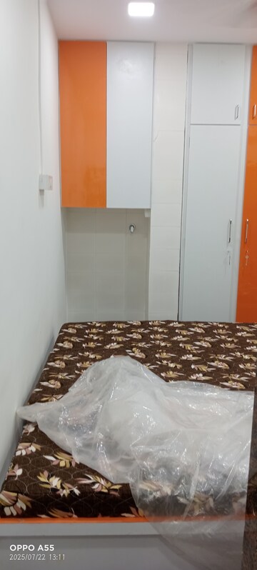 Bedroom in 1 RK Apartment at Elizabeth Apartments, Parel – for Rent