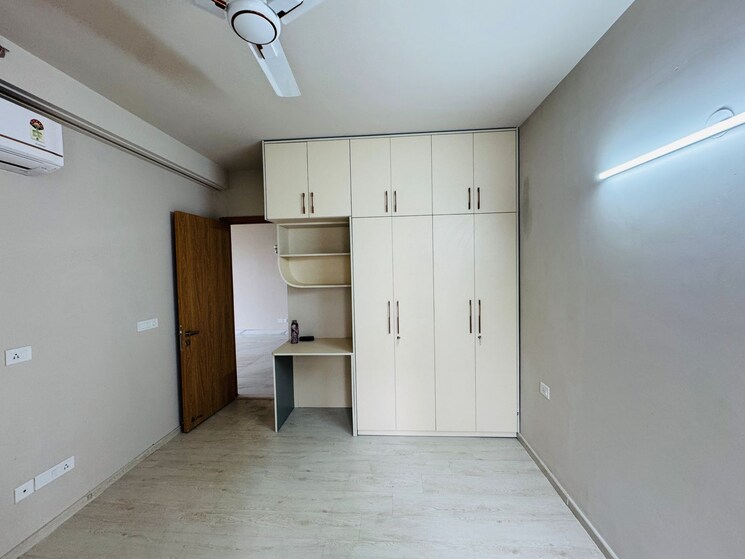 Room, unitech-south-city-ii 3 Bedroom 1850 Sq.Ft. Builder Floor In Sector 50 Gurgaon 8981057