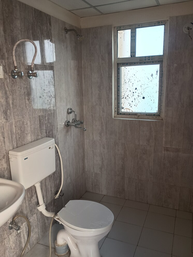 Bathroom, land-craft-metro-homes-phase-4 3 Bedroom 644 Sq.Ft. Apartment In Basantpur Saitli Ghaziabad 8981091