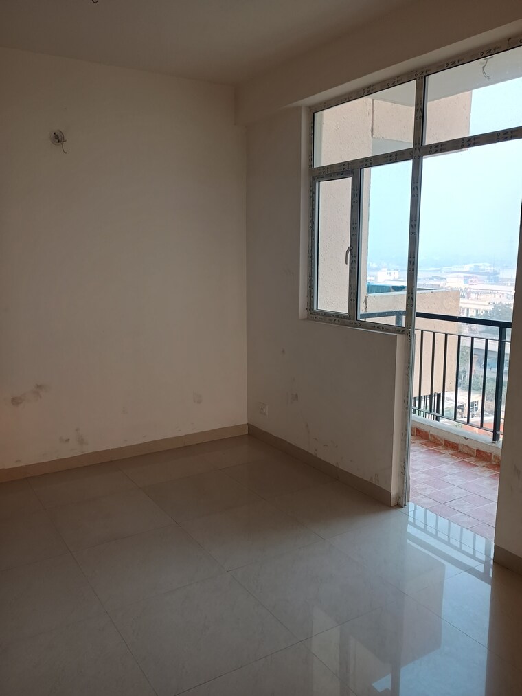 Room, land-craft-metro-homes-phase-4 3 Bedroom 644 Sq.Ft. Apartment In Basantpur Saitli Ghaziabad 8981091
