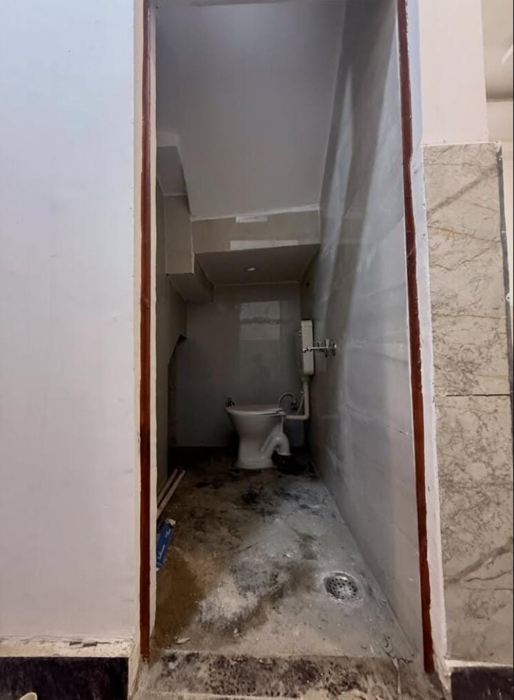 Bathroom, sector 32 3 Bedroom 2700 Sq.Ft. Builder Floor In Sector 32 Faridabad 8981073