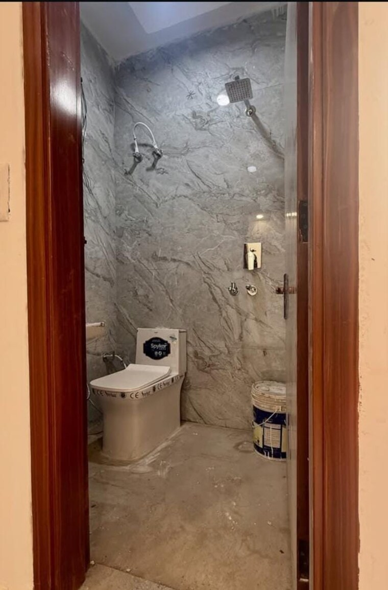 Bathroom, sector 32 3 Bedroom 2700 Sq.Ft. Builder Floor In Sector 32 Faridabad 8981073